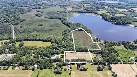 Vl Pleasant Lake, Delton, MI 49046