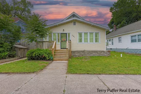 321 Merrill, Muskegon, MI 49441