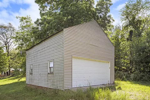 879 Marsh, Plainwell, MI 49080 photo 13