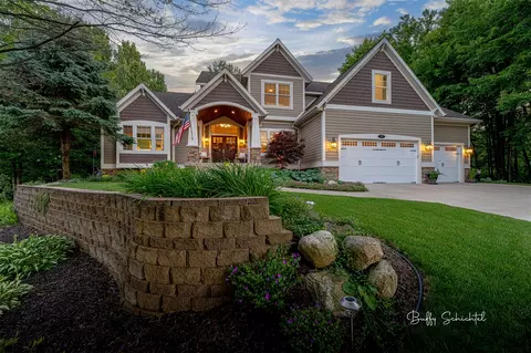 171 W Farr, Norton Shores, MI 49444