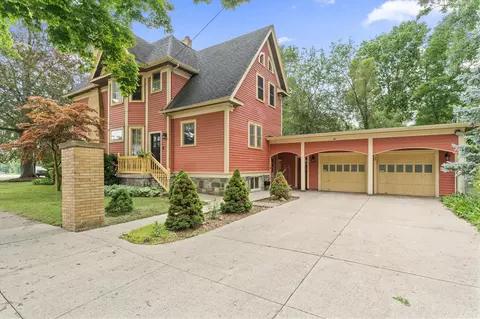 Exterior - 196 E Michigan, Three Rivers, MI 49093 photo 3 of 9