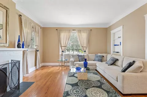 Living - 196 E Michigan, Three Rivers, MI 49093 photo 1 of 5