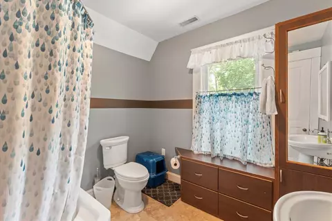 Bath - 196 E Michigan, Three Rivers, MI 49093 photo 4 of 6