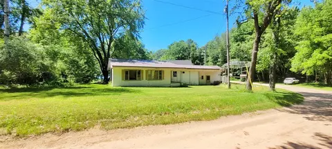 3131 N Apache, White Cloud, MI 49349