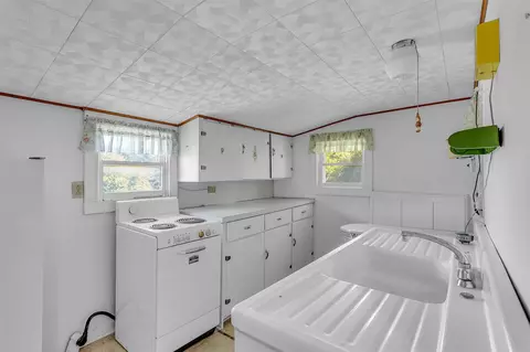4325 Lansing, Jackson, MI 49201 photo 36