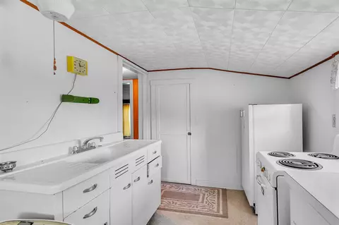 4325 Lansing, Jackson, MI 49201 photo 38