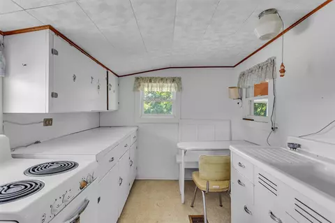 4325 Lansing, Jackson, MI 49201 photo 37