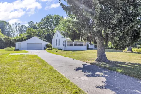 4325 Lansing, Jackson, MI 49201 photo 3