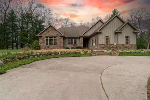 3975 Hampshire Hl, Twin Lake, MI 49457