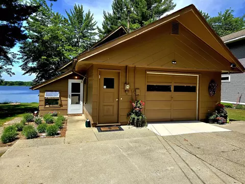 1165 S Ransom, White Cloud, MI 49349