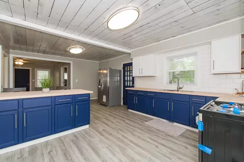 Kitchen - 316 E Pr, Vicksburg, MI 49097 photo 5 of 6