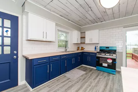 Kitchen - 316 E Pr, Vicksburg, MI 49097 photo 3 of 6