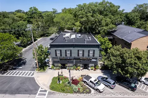 36 Center #6, Douglas, MI 49406