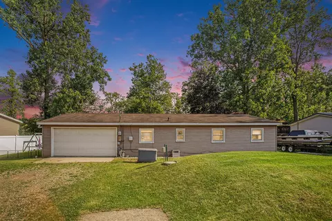 15071 Roberts Shore Drivew, Constantine, MI 49042