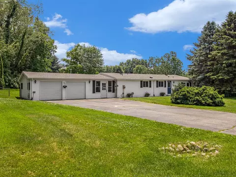 41885 E Bayshore, Paw Paw, MI 49079