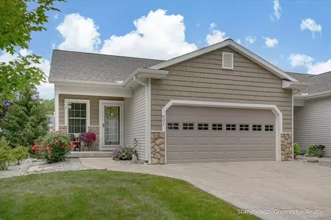 631 Riverwalk, Hastings, MI 49058