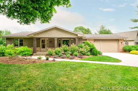 4924 Valley, Hudsonville, MI 49426