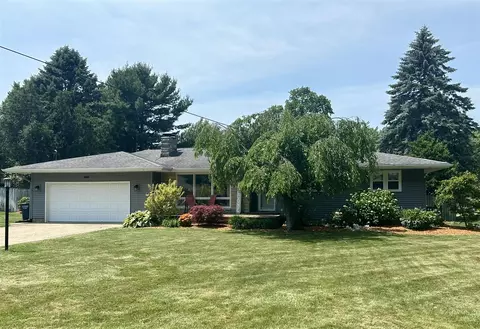 4885 Wickham, Norton Shores, MI 49441