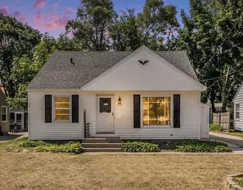 1230 Northlawn, Grand Rapids, MI 49505