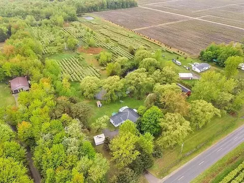 66 68th, South Haven, MI 49090