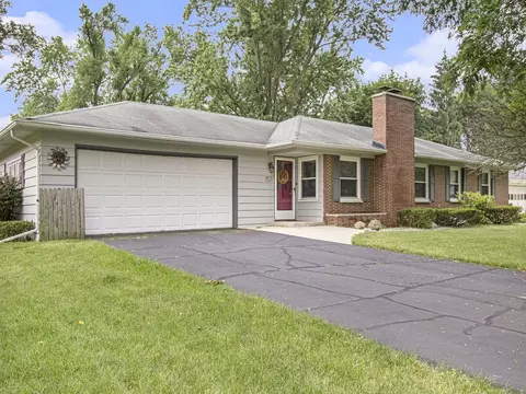 2801 Applelane, Kalamazoo, MI 49008