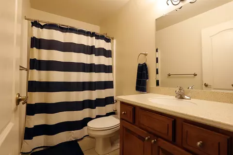 Bath - 807 War Bonnet, Tecumseh, MI 49286 photo 4 of 5
