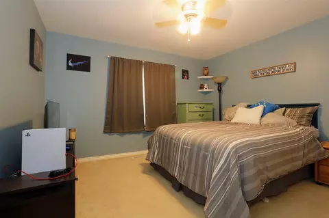 Bedroom - 807 War Bonnet, Tecumseh, MI 49286 photo 7 of 8
