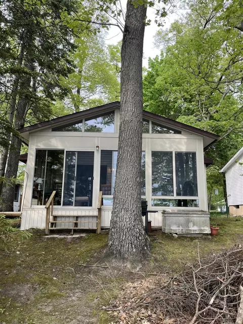 1016 Amelia, Pullman, MI 49450