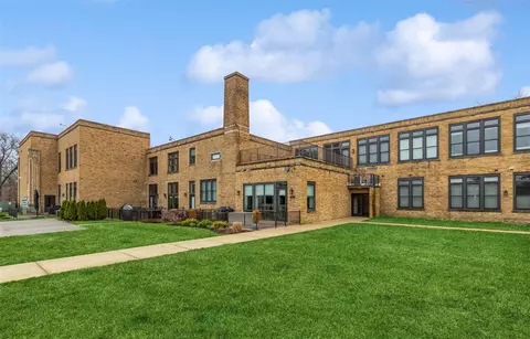 2214 S State #107, Saint Joseph, MI 49085