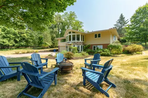 2933 Lakeshore, Fennville, MI 49408
