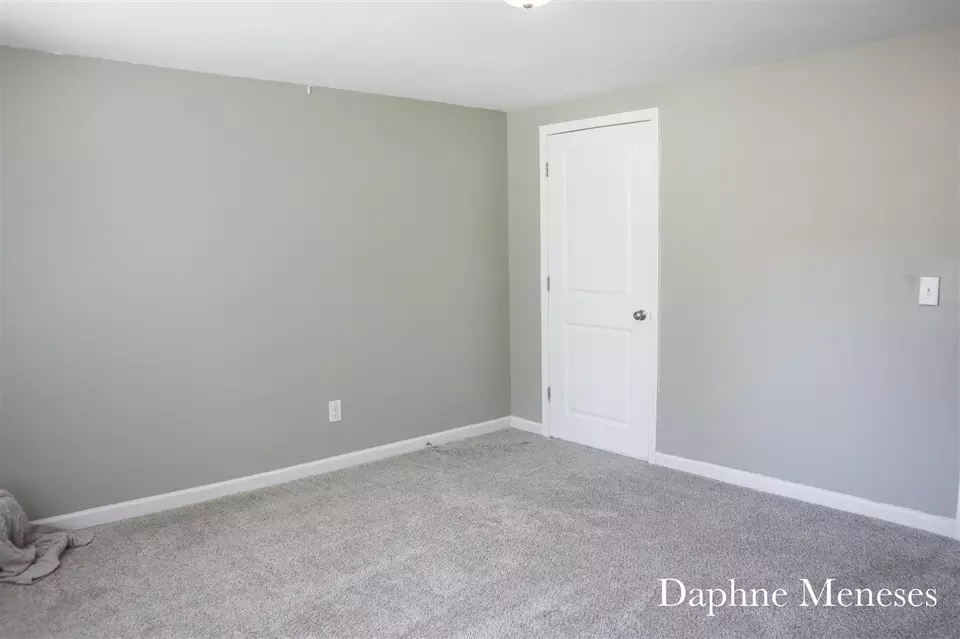 Bedroom - 409 Washington, Muskegon, MI 49441 photo 8 of 8