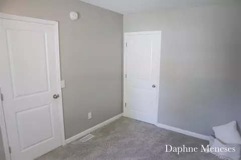 Bedroom - 409 Washington, Muskegon, MI 49441 photo 1 of 8