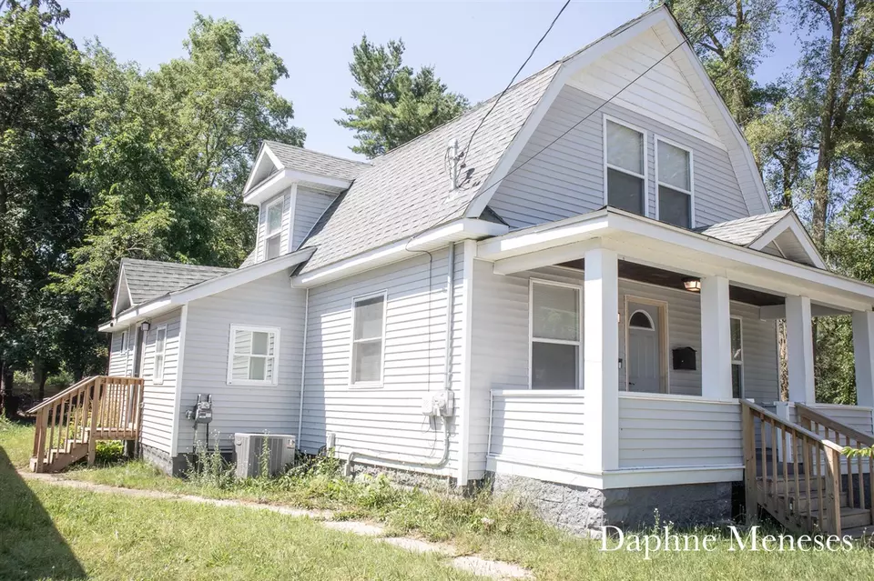 Exterior - 409 Washington, Muskegon, MI 49441 photo 2 of 2