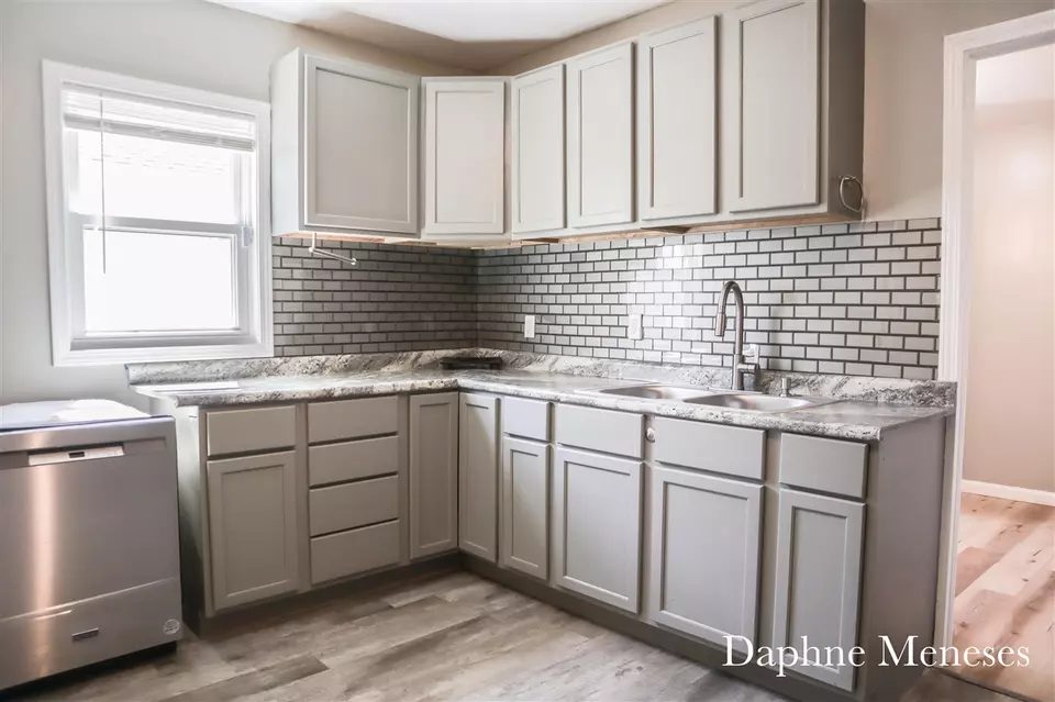 Kitchen - 409 Washington, Muskegon, MI 49441 photo 1 of 2