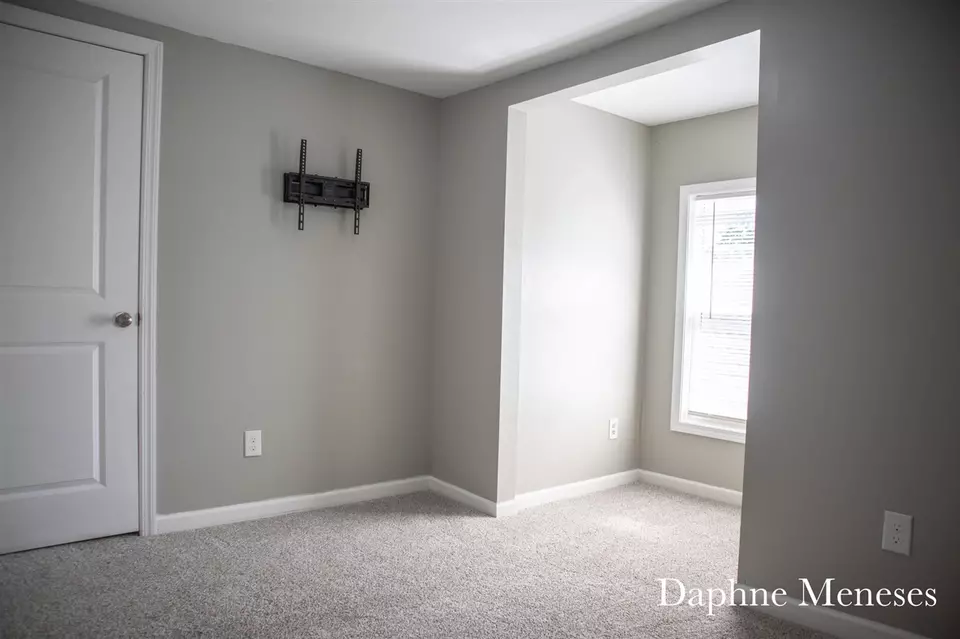 Bedroom - 409 Washington, Muskegon, MI 49441 photo 6 of 8