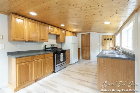 510 Crooks, Belding, MI 48809 photo 8