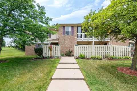 61081 Greenwood, South Lyon, MI 48178