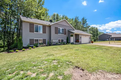 2230 138th, Dorr, MI 49323 photo 2