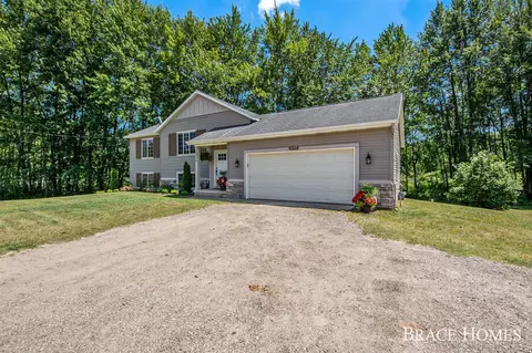 2230 138th, Dorr, MI 49323 photo 3