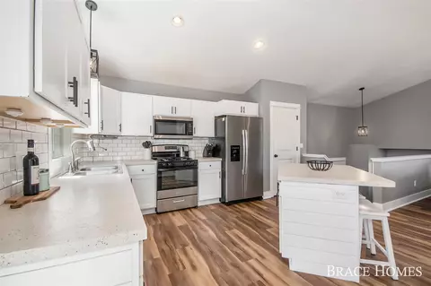 2230 138th, Dorr, MI 49323 photo 11