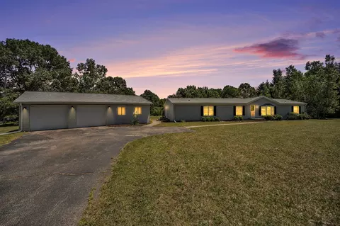 643 S Van Kal, Kalamazoo, MI 49009
