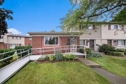 3031 Williamsburg, Ann Arbor, MI 48108