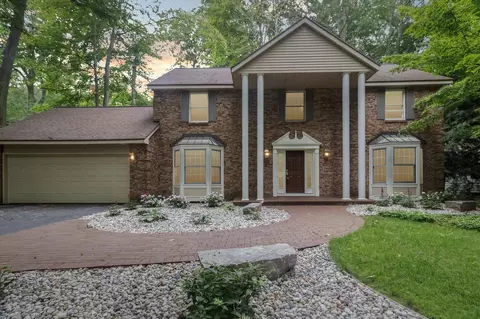 1189 Oakhampton, Holland, MI 49424