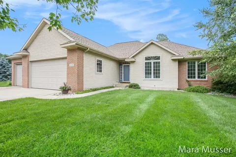 8241 Tipperary, Alto, MI 49302