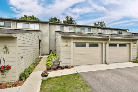 686 Peninsula, Ann Arbor, MI 48105