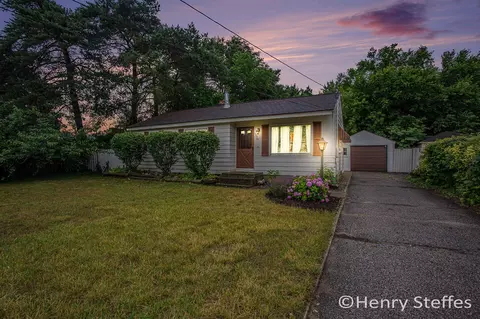 1570 Brookmark, Grand Rapids, MI 49508