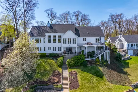 689 Treasure Is, Mattawan, MI 49071