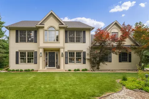 7824 Shepherds Gln, Kalamazoo, MI 49009