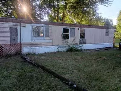 413 North, Burlington, MI 49029