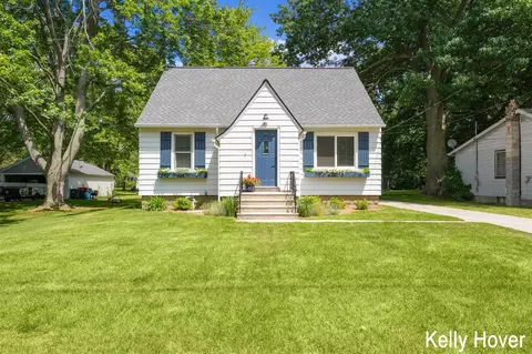 73 W 35th, Holland, MI 49423